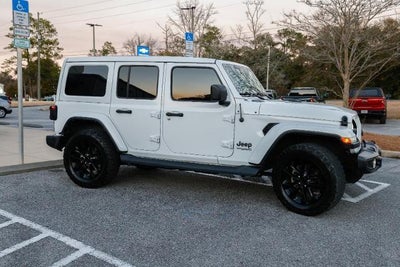 2022 Jeep Wrangler Unlimited Sahara Altitude