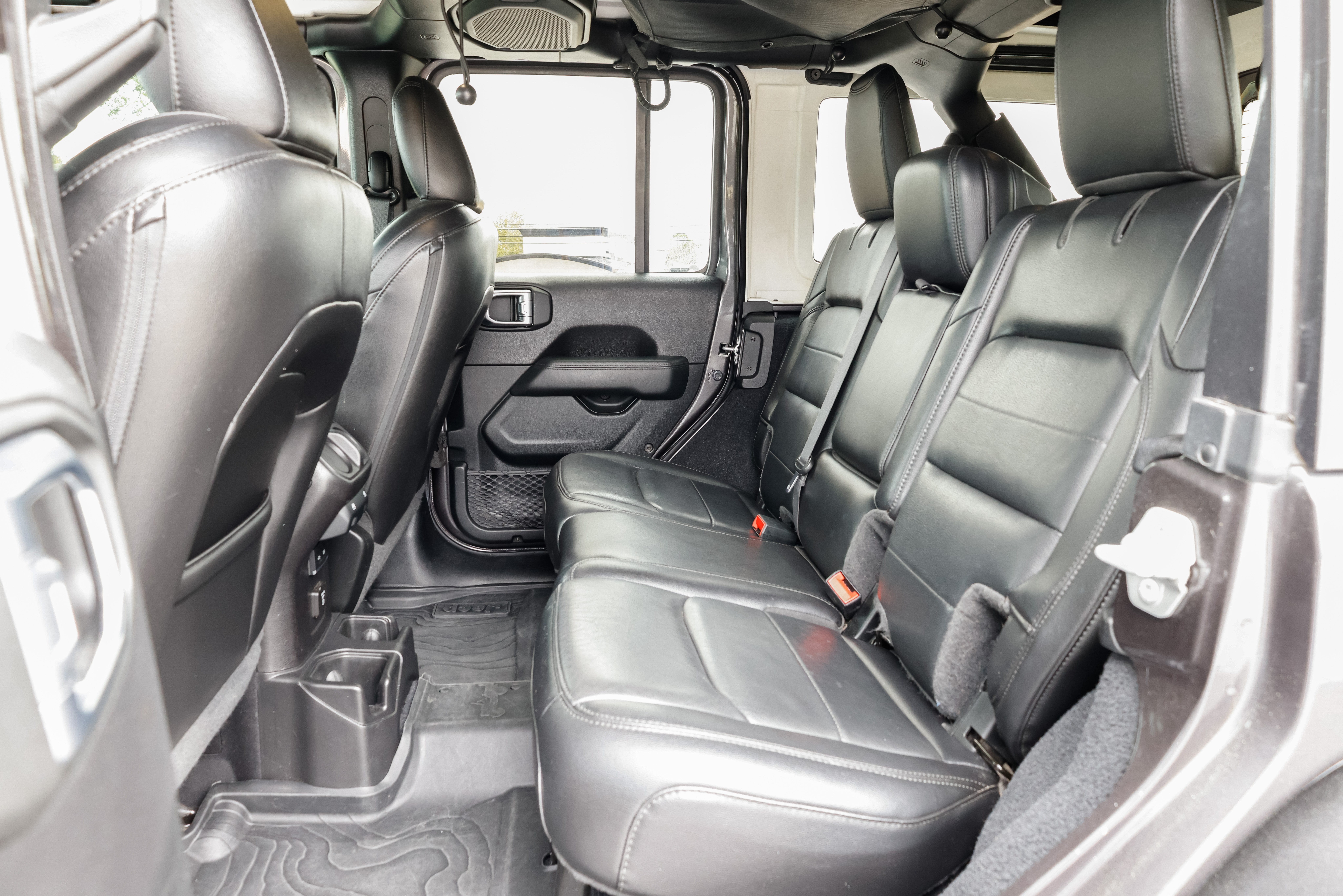 2020 Jeep Wrangler Unlimited Sahara Altitude