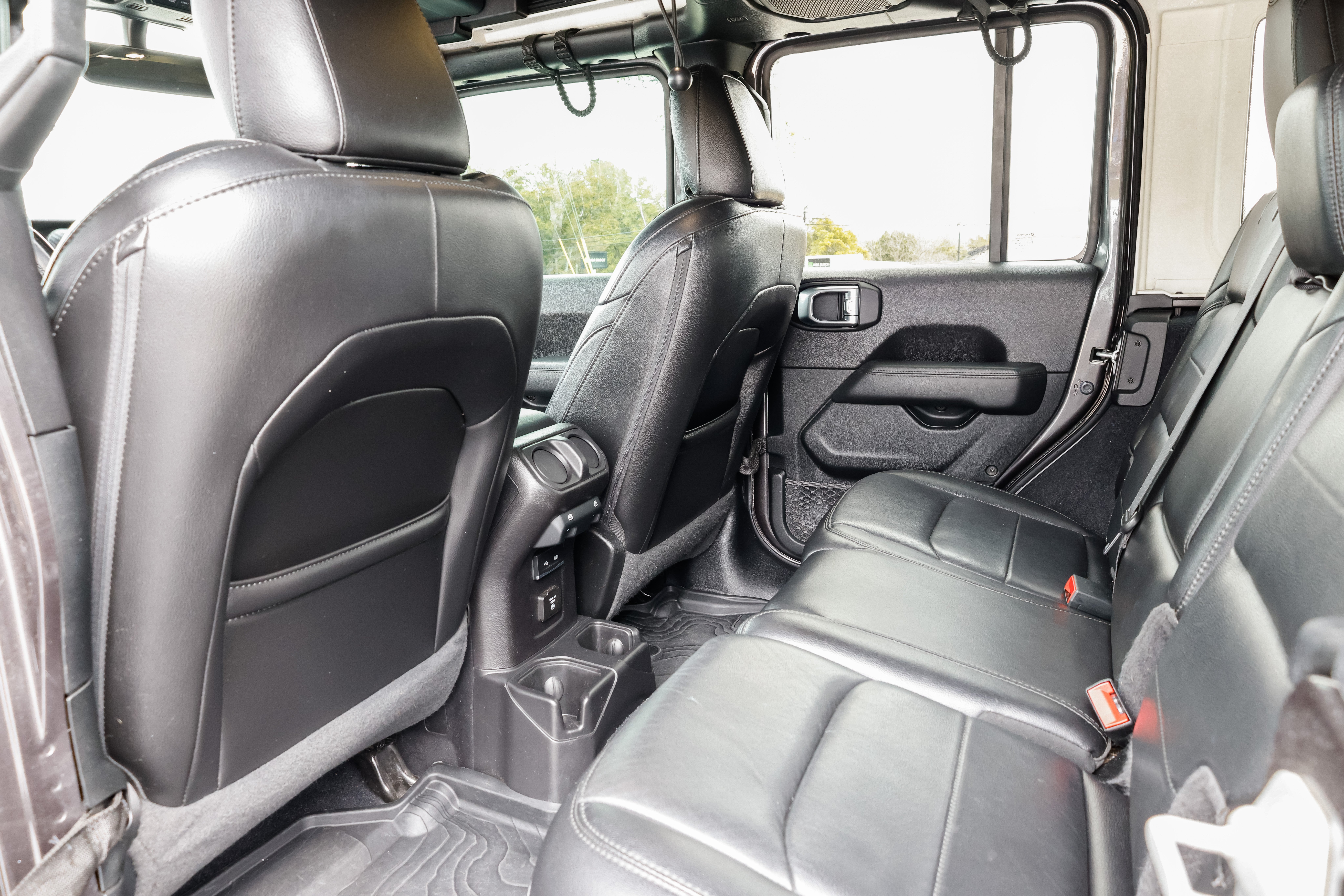 2020 Jeep Wrangler Unlimited Sahara Altitude