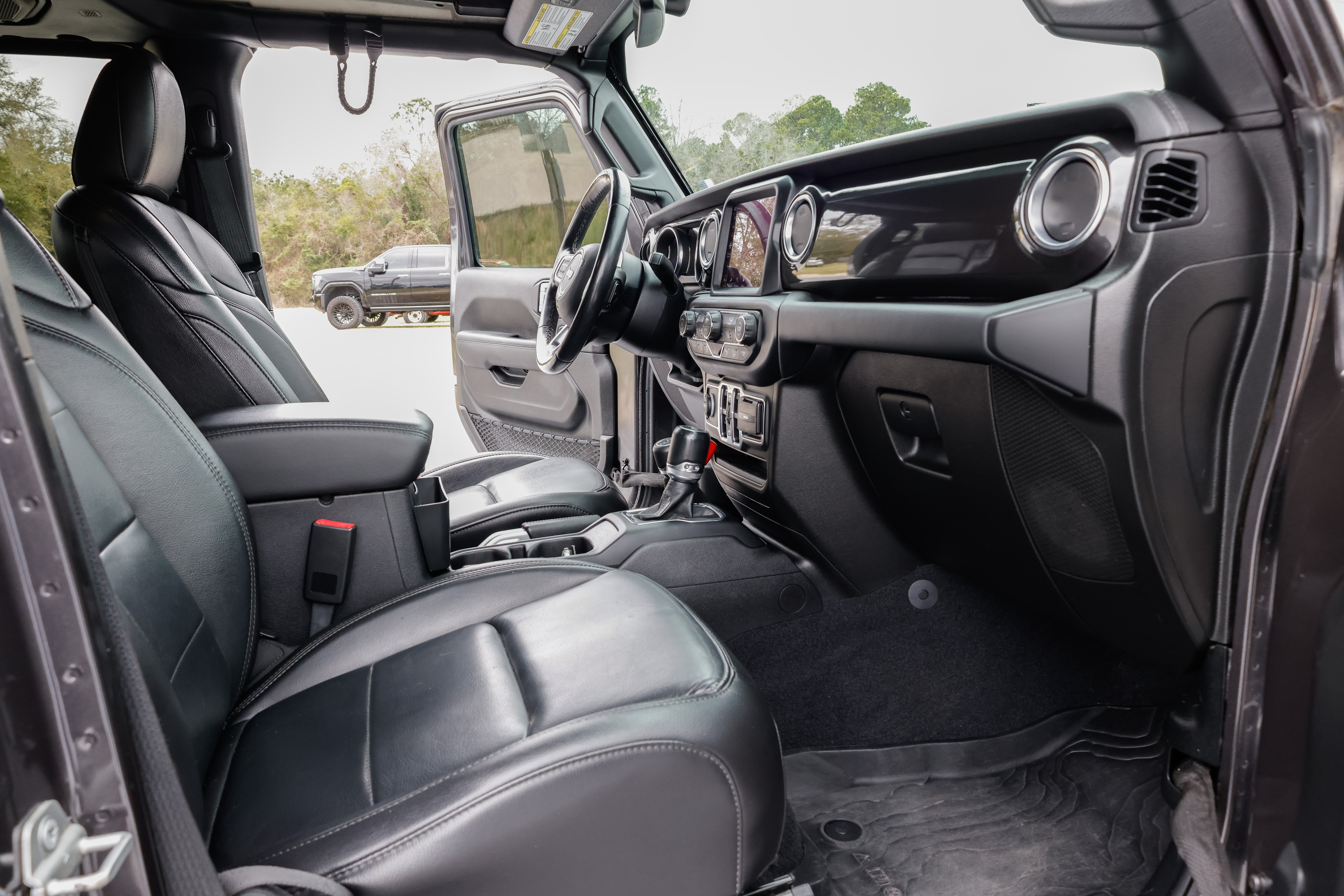 2020 Jeep Wrangler Unlimited Sahara Altitude