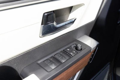 2024 Toyota Sequoia SR5